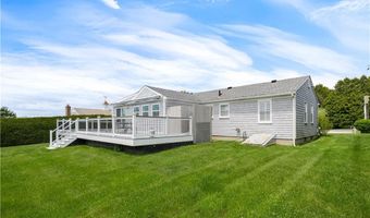 35 Willow Ave, Narragansett, RI 02882