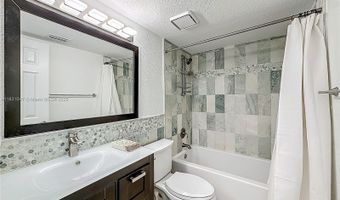 3552 Magellan Cir 122, Aventura, FL 33180