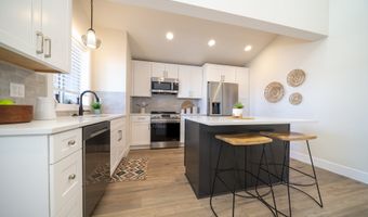 12246 Meadowlawn Dr, Oregon City, OR 97045