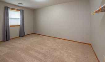 15143 Briarwood Dr, Basehor, KS 66007
