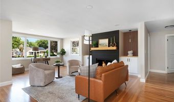 81 Redwood Dr, Cranston, RI 02920