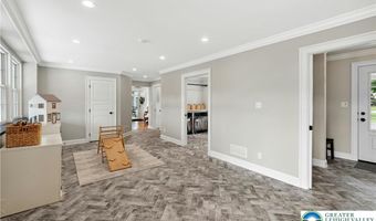 2458 Riverbend Rd, Allentown, PA 18103