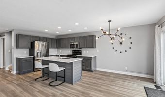 4704 NE Hayes Dr, Ankeny, IA 50021