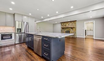 3802 IVANHOE Ln, Alexandria, VA 22310