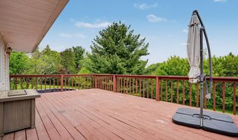 13 Governors Ln, Bethel, CT 06801
