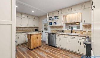 615 6th St NE, Arab, AL 35016