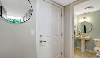2220 N FAIRFAX Dr 308, Arlington, VA 22201