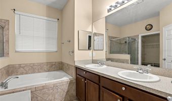 925 COUNTS CREST Cir, Apopka, FL 32712