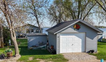 10 S Oakwood Shoreline Dr, Bruce, SD 57220