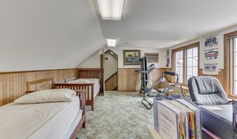 1521 Secretariat Ln, Indianapolis, IN 46217