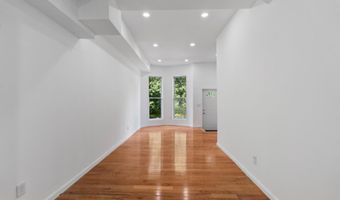 2912 AUCHENTOROLY Ter, Baltimore, MD 21217