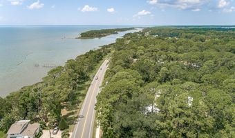 103 Bay Colony Way, Apalachicola, FL 32320
