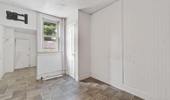 20 E 31st St, Bayonne, NJ 07002