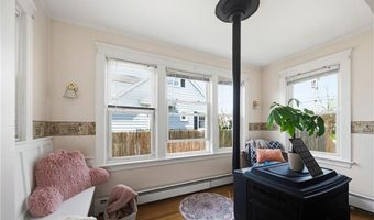 525 Willett Ave, East Providence, RI 02915