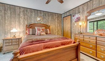 11 Carmen Gln, Albrightsville, PA 18210