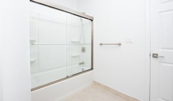 527 E Main St 2nd floor Right, Bridgeport, CT 06608