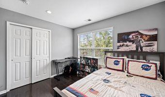32 MARINA Dr, Bayonne, NJ 07002