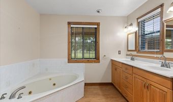 6351 2nd Ln, Bell, FL 32619