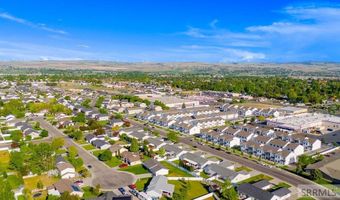 2915 Chasewood Dr, Ammon, ID 83406