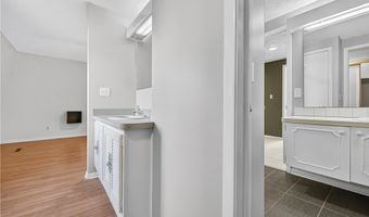 824 S Chillicothe Rd 11, Aurora, OH 44202