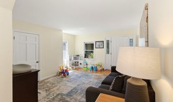 45 Compton St, Belford, NJ 07718
