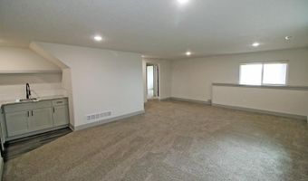 8641 E Cherrywood Ct, Bel Aire, KS 67226