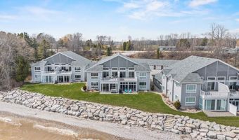 2614 LAKE St, Algoma, WI 54201