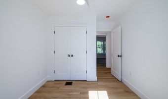 176 Rockwell Ave, Bristol, CT 06010