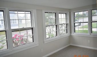 12 Whitten St, Allenstown, NH 03275