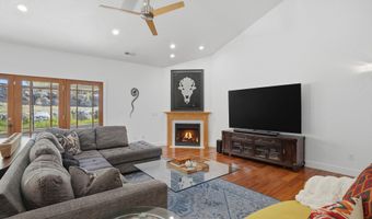 223 E 2050 N, Centerville, UT 84014