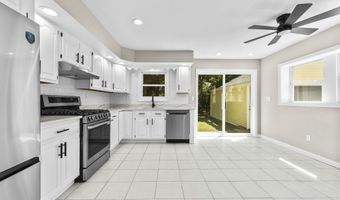 110 Minturn Rd, Bridgeport, CT 06606