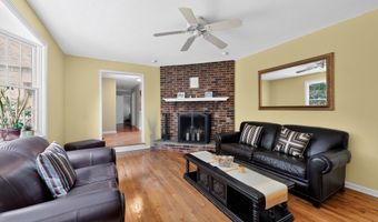 37 N Pleasant Rise, Brookfield, CT 06804