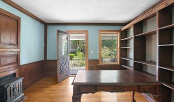 76 Spruce St, Brattleboro, VT 05301