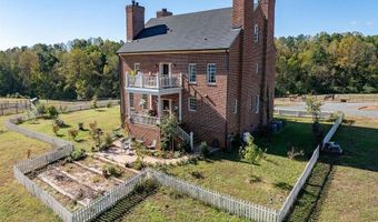 2004 SEVEN MEADOWS Ln, Appomattox, VA 24522