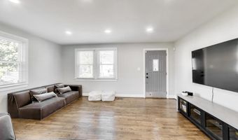 4609 HILLSIDE Rd SE, Washington, DC 20019