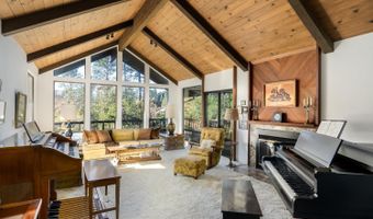 1045 Summit Lake Dr, Angwin, CA 94508