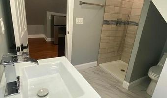 24 W 35TH St 4, Bayonne, NJ 07002