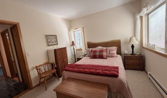 86 Washburn Rd, Canton, CT 06019