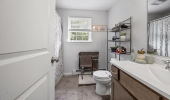 45 Chestnut St, Athol, MA 01331