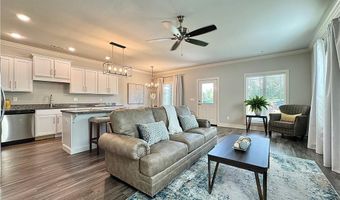 915 NE Heights Ln, Bentonville, AR 72712