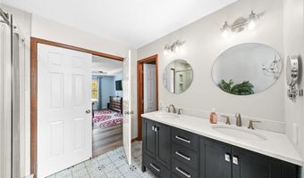 350 ASPEN Ct, Aurora, OH 44202