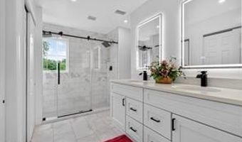 250 ASPEN St, Alexandria, VA 22305