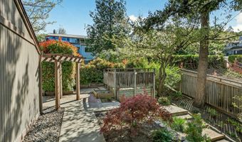 1927 Tamarack Pl, Ashland, OR 97520