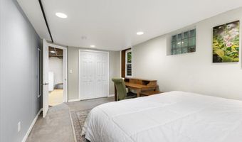 910 W Huron St, Ann Arbor, MI 48103