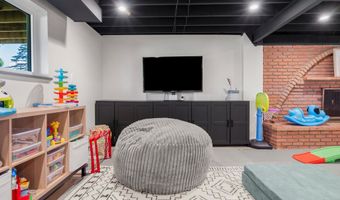 1140 Wing Dr, Ann Arbor, MI 48103