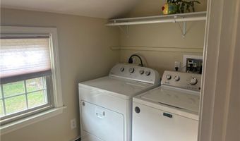 7 Boulevard E, Middletown, RI 02842