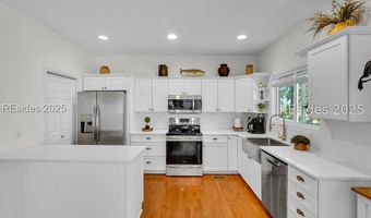 23 Little Creek Rd, Beaufort, SC 29907