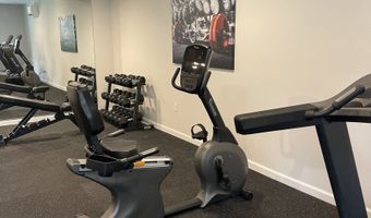 64 E Mitchell Ave 27, Cheshire, CT 06410