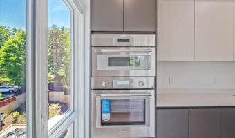 228 GLEBE Rd W 301, Alexandria, VA 22305