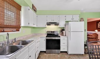 601 Pleasant View Dr, Aurora, IN 47001